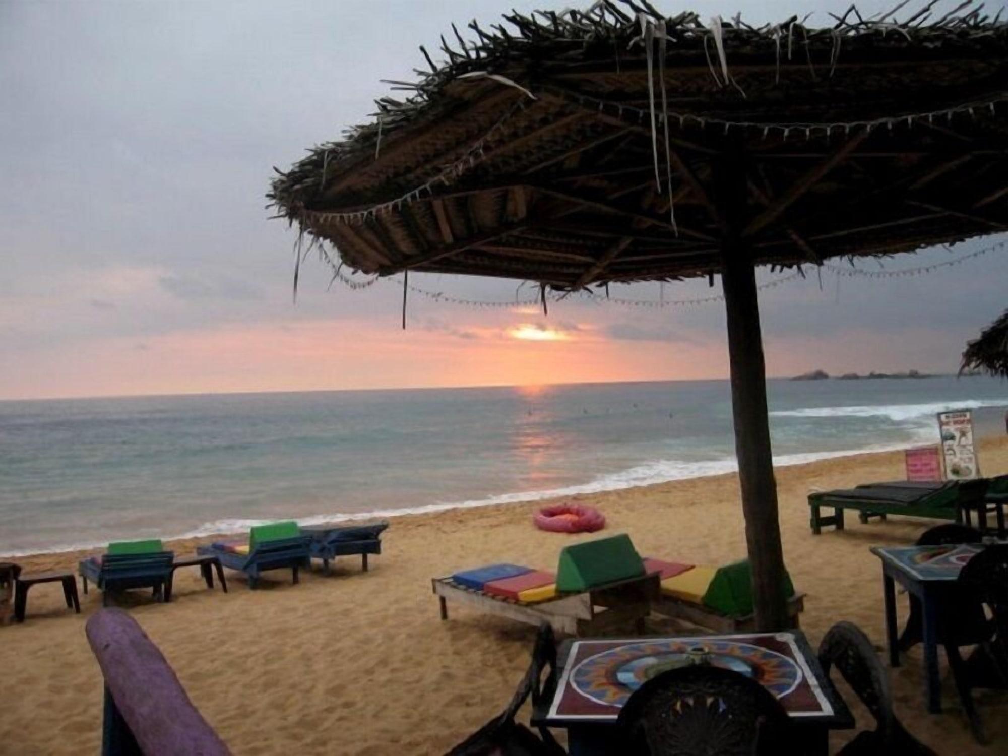 Time N Tide Beach Resort Hikkaduwa Εξωτερικό φωτογραφία