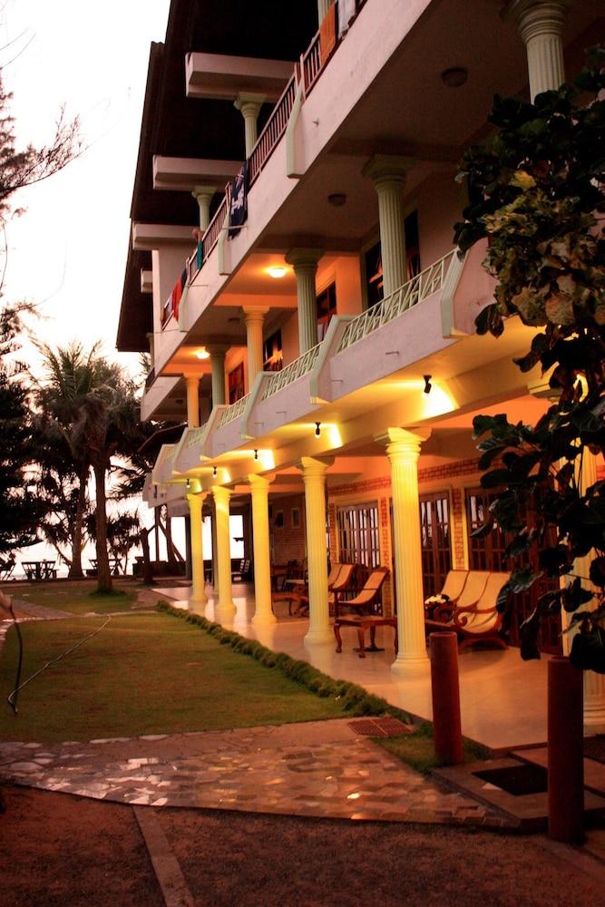 Time N Tide Beach Resort Hikkaduwa Εξωτερικό φωτογραφία